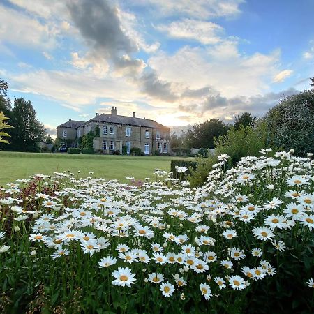Sutton Hall Resort Thirsk Exterior foto