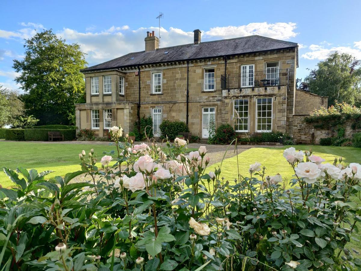 Sutton Hall Resort Thirsk Exterior foto