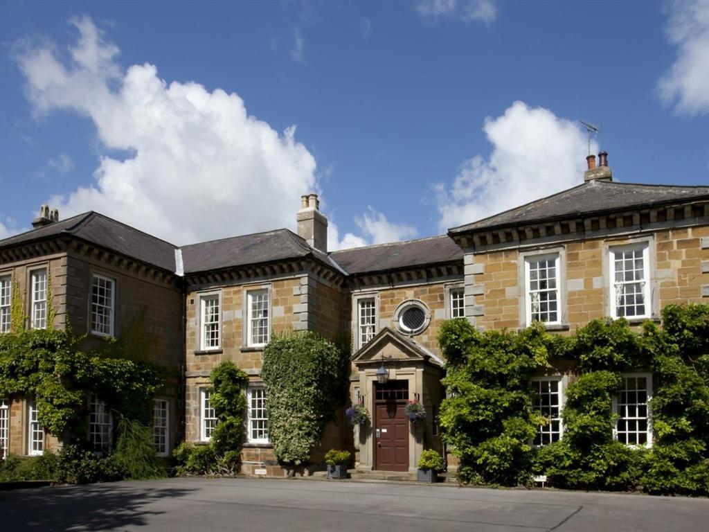 Sutton Hall Resort Thirsk Exterior foto